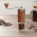 مطحنة قهوة يدوية خشبية