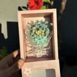 كرت معايدة بوردة وعلبة ٢