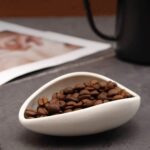 صحن قهوة ابيض