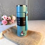 مطرة زجاج بغطاء بلاست ازرق